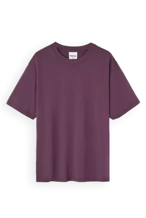 Camiseta burgundy stock