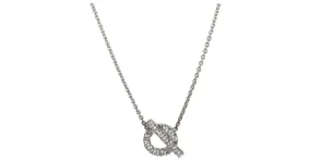 Colgante de diamantes Hermès Finesse en 18K oro blanco 0.46 por cierto Plata Metálico 