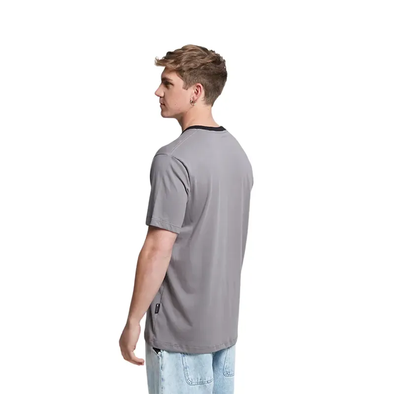 Remera Rusty College Ringer Gris Oscuro